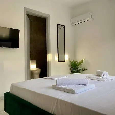 Stylish Apartment, Steps From The - El Greco No 10 شقة