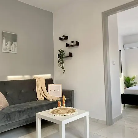 Lejlighed Bright House, Walking Distance To '10' *