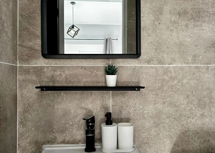 Stylish In Town, Walking Distance To The - No 10 Appartement Kos